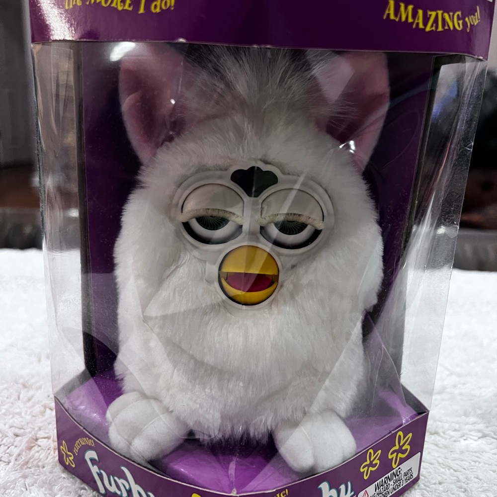 FURBY Tiger Electronic white Furby Toy 
NWT
Pink Ears Blue Eyes Original 1998